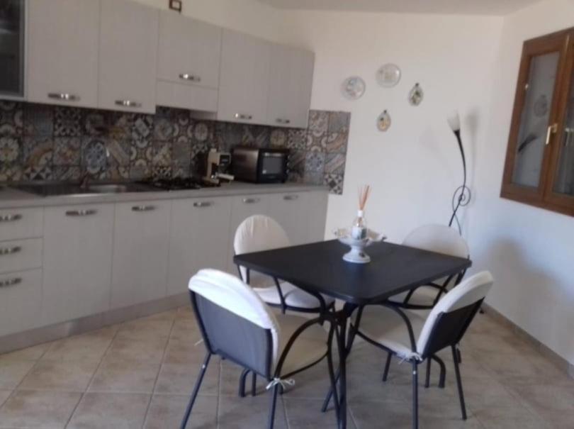 Villa Edo Cala Liberotto Exteriör bild