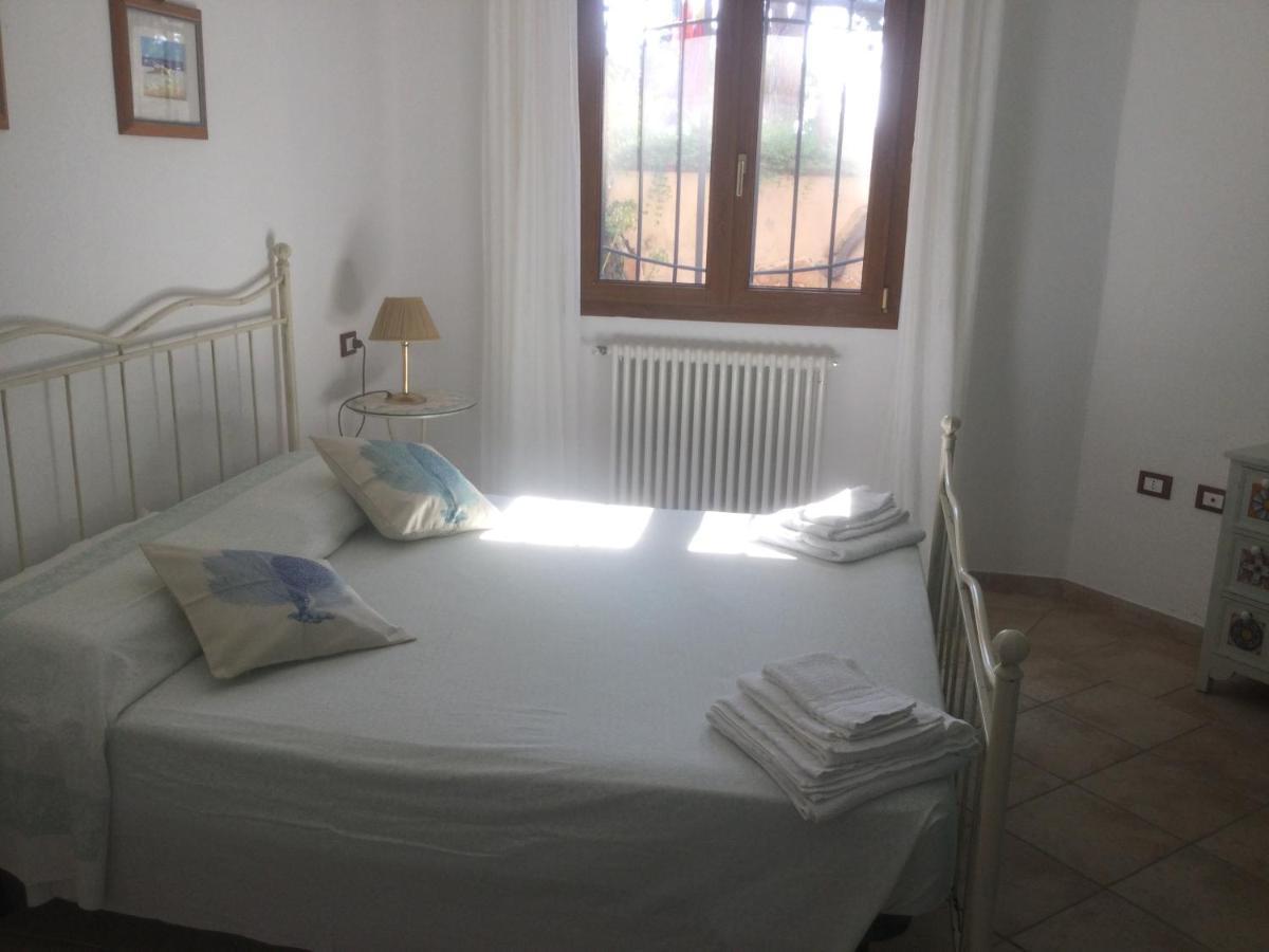 Villa Edo Cala Liberotto Exteriör bild